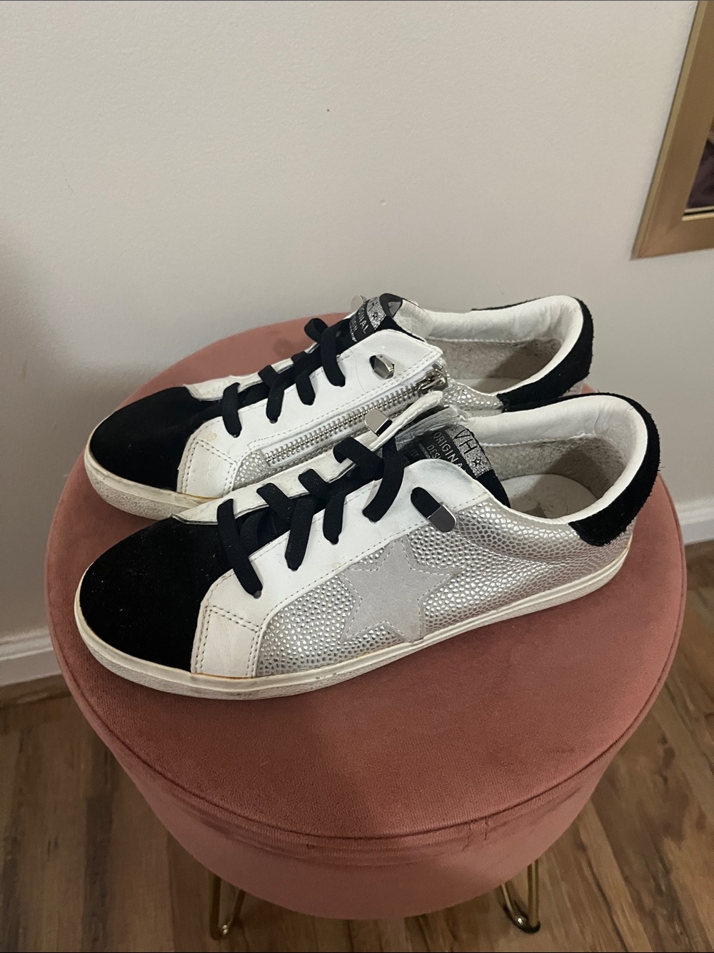 Vintage Havana Silver Metallic Star Sneakers with Black Accents